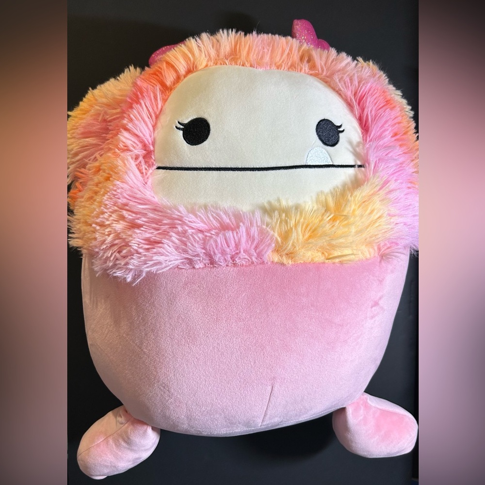 Caparinne the Bigfoot Valentines Squishmallow - Picture 2 of 4